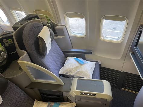 united 777-200 business class review|united 757 200 international.